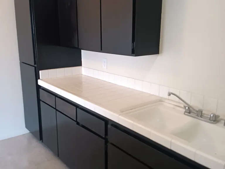 VICTORIA PARK APARTMENTS — Photo 16