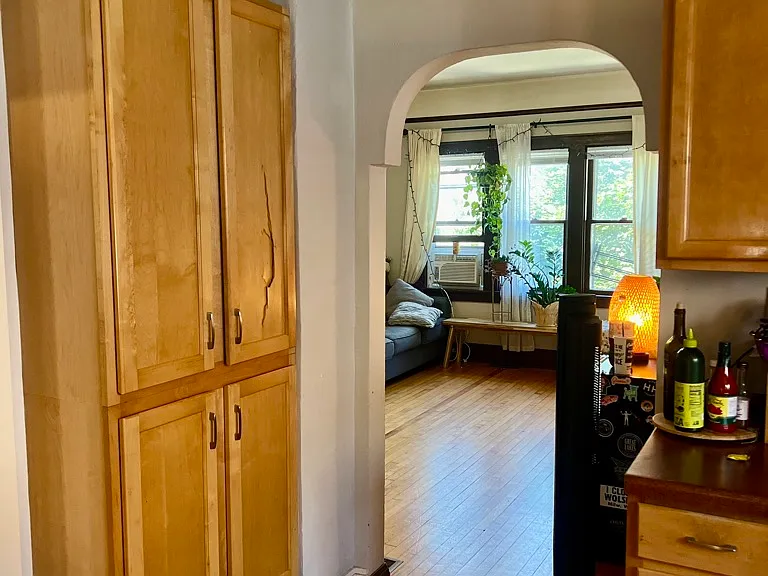 715 E Wright St — Photo 10