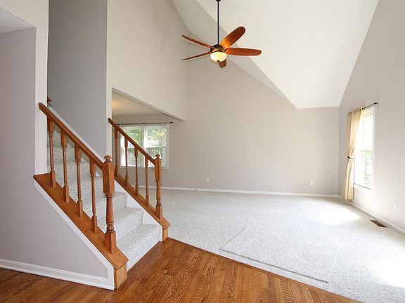 4th image of 8260 Glenhaven Ct