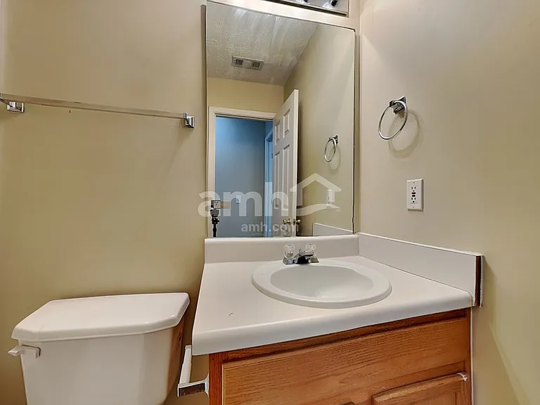 836 Windcroft Cir — Photo 14