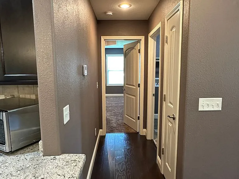 333 Lyle Curtis Cir — Photo 13
