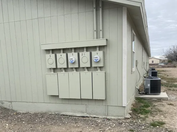 242 E BENSON, La Pryor, TX 78872