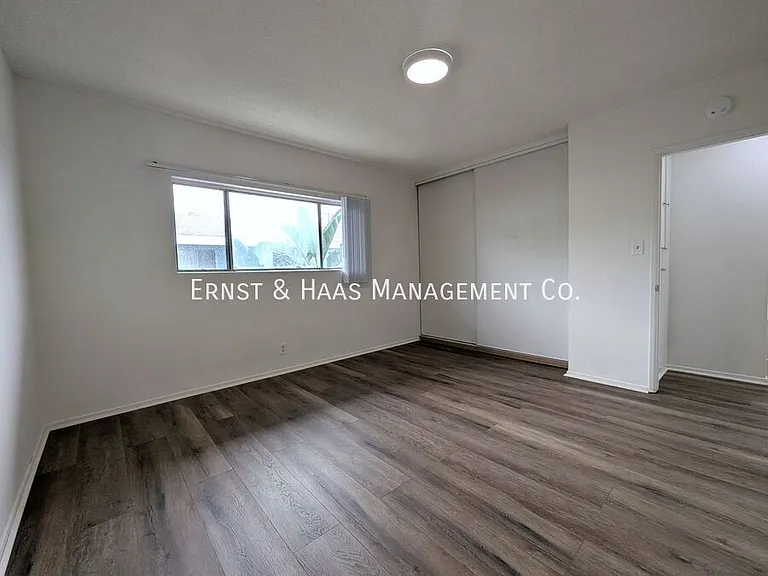1006 E 32nd St #D — Photo 10