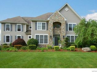 52 Heather Rdg, Highland Mills, NY 10930