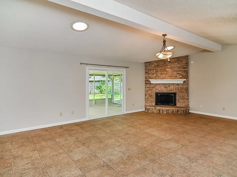 4359 Hollygate Dr — Photo 4