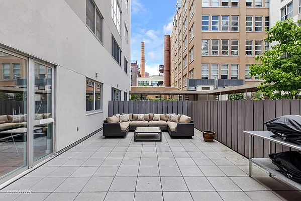 Rented by Corcoran | media 52