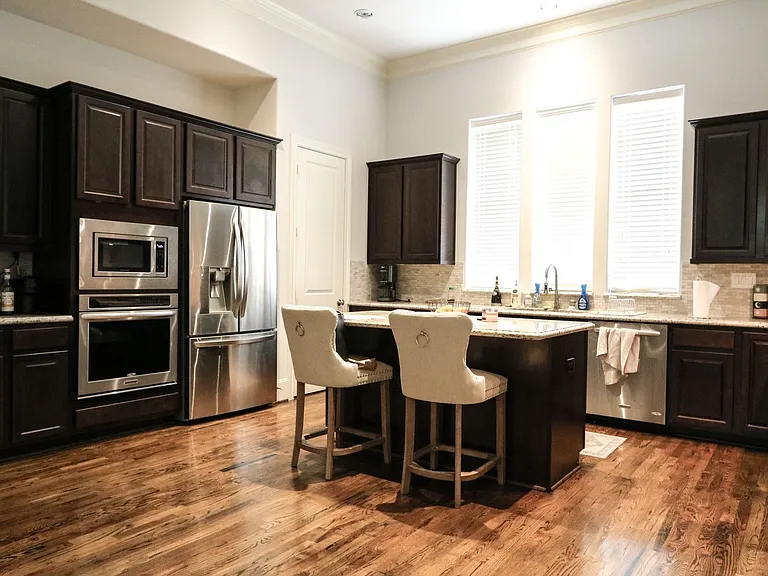 2037 Fannin Sta N — Photo 15