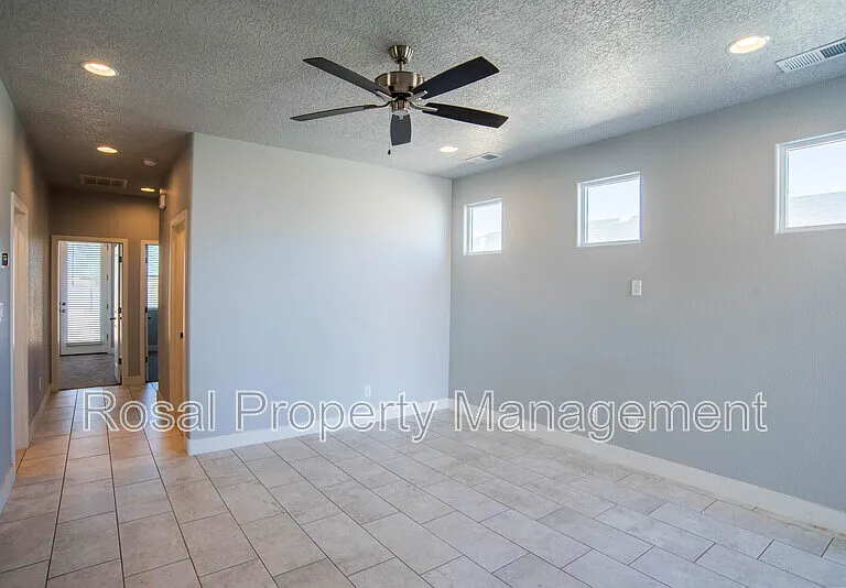 933 Northern Blvd NE — Photo 20