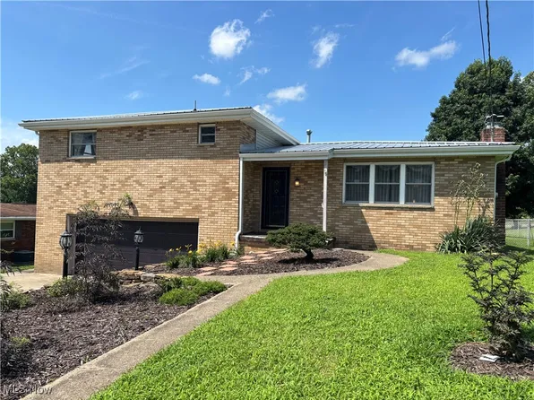 489 Sandhill Rd, Marietta, OH 45750