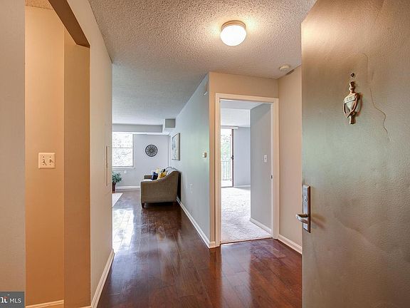 4th image of 10101 Grosvenor Pl APT L15