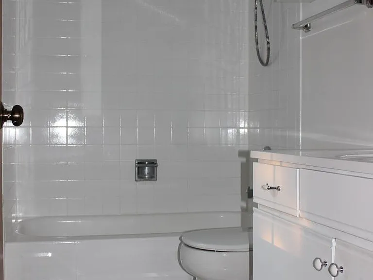 1207 Orleans Dr — Photo 5