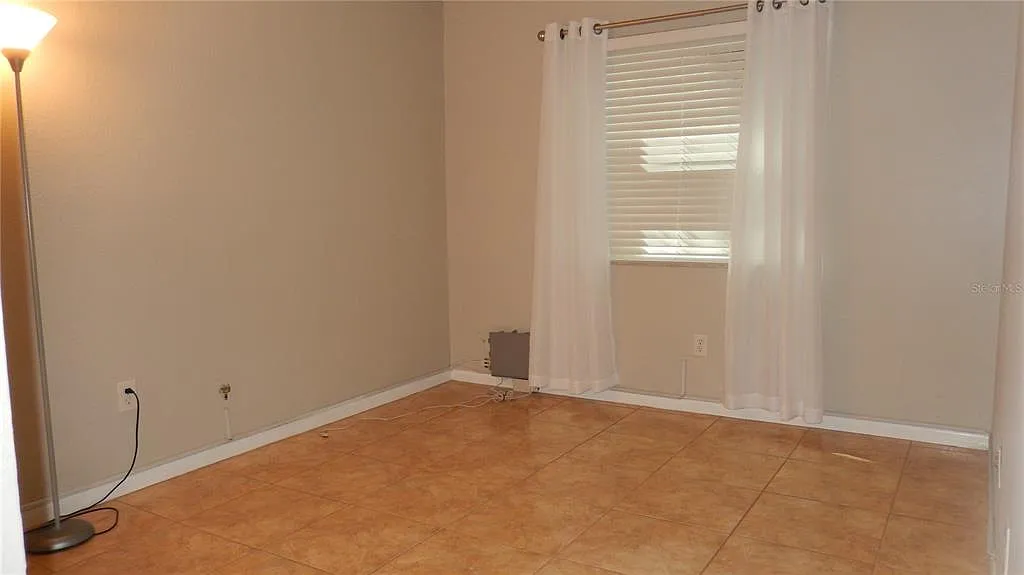2 bed, 1.0 bath, 852 sqft, $1,695 — Photo 3
