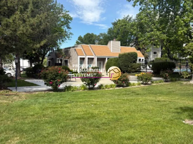 1042 E Quail Vista Ct #H — Photo 20