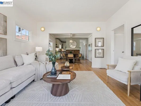 364 Lester Ave, Oakland, CA 94606