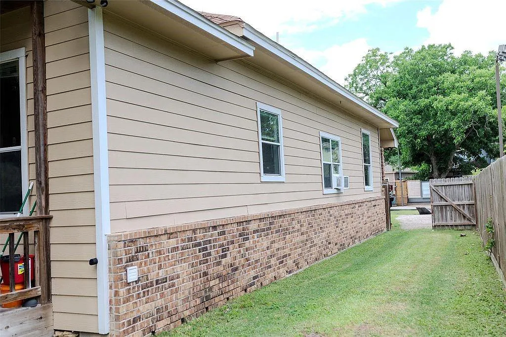 3 bed, 2.0 bath, 1698 sqft, $1,800 — Photo 3