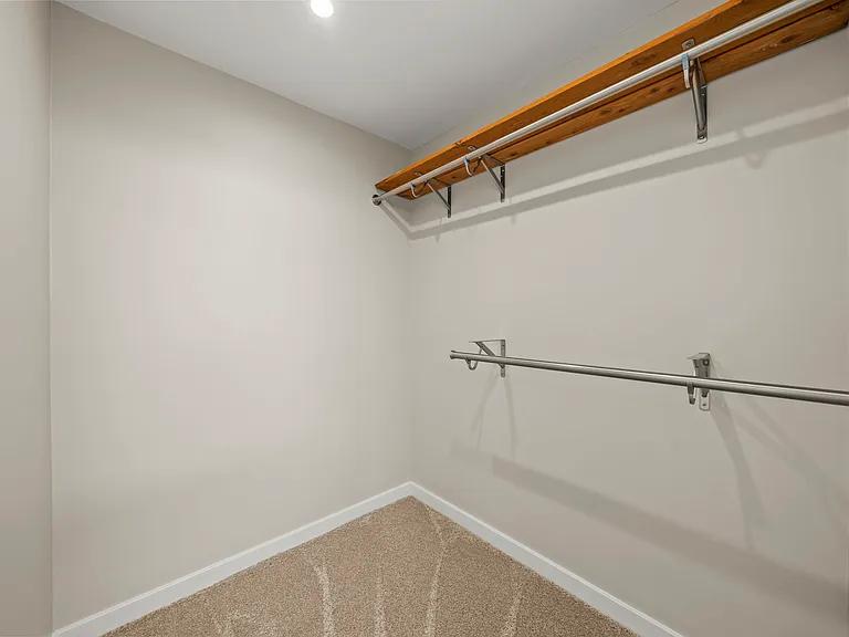 6364 Osler St — Photo 28