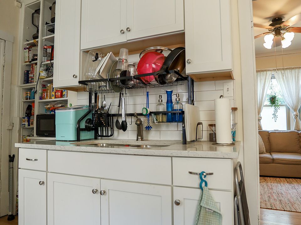 1st image of 4647 N Manor Ave #2