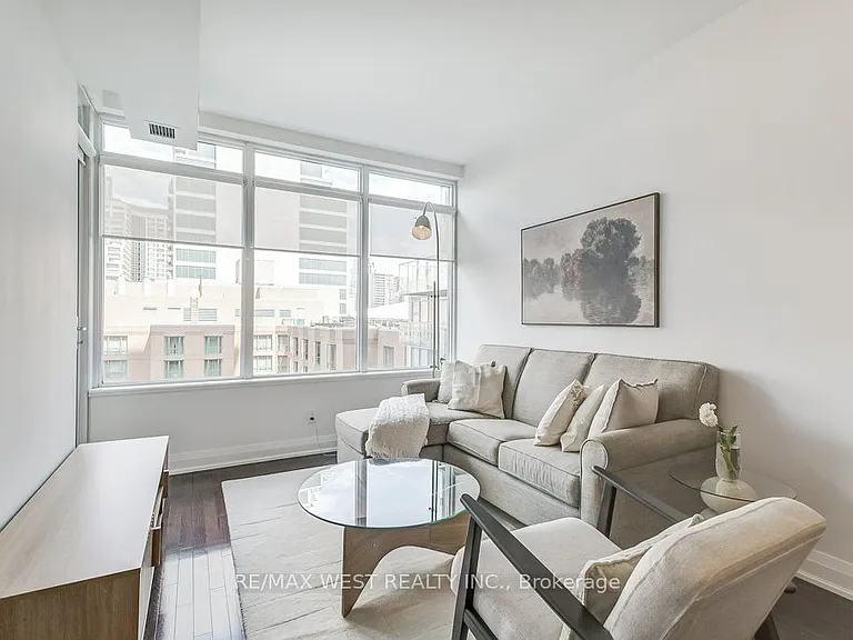 1 Bedford Rd #818 — Photo 14