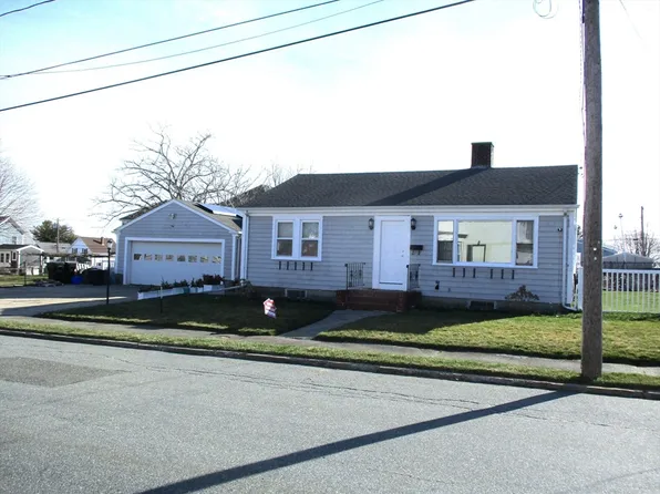 116 Stackhouse St, Dartmouth, MA 02748