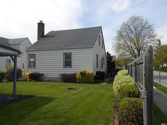 5th image of 239 Arlington St