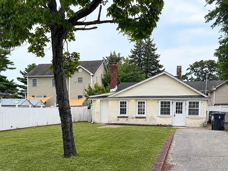 709 Ship Ave — Photo 19
