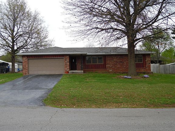 2nd image of 115 W Crighton Dr
