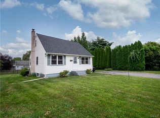 535 Apple Blossom Rd, Easton, PA 18040