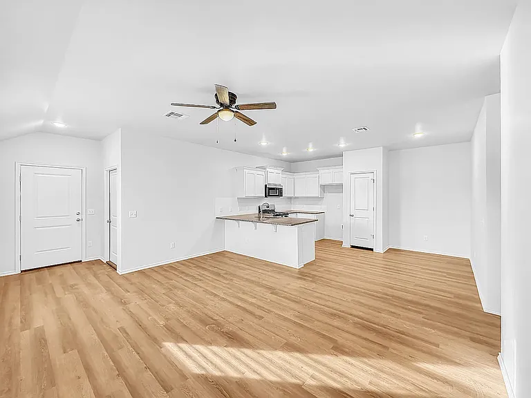 3307 S 23rd St — Photo 11