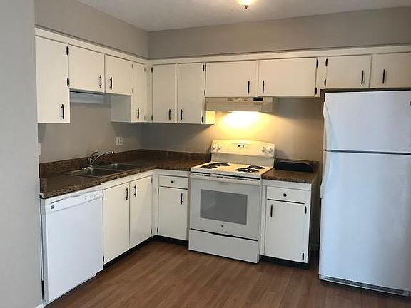 4th image of 1872 Willoway Cir S