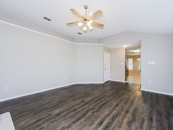 4th image of 10501 Shadywood Dr