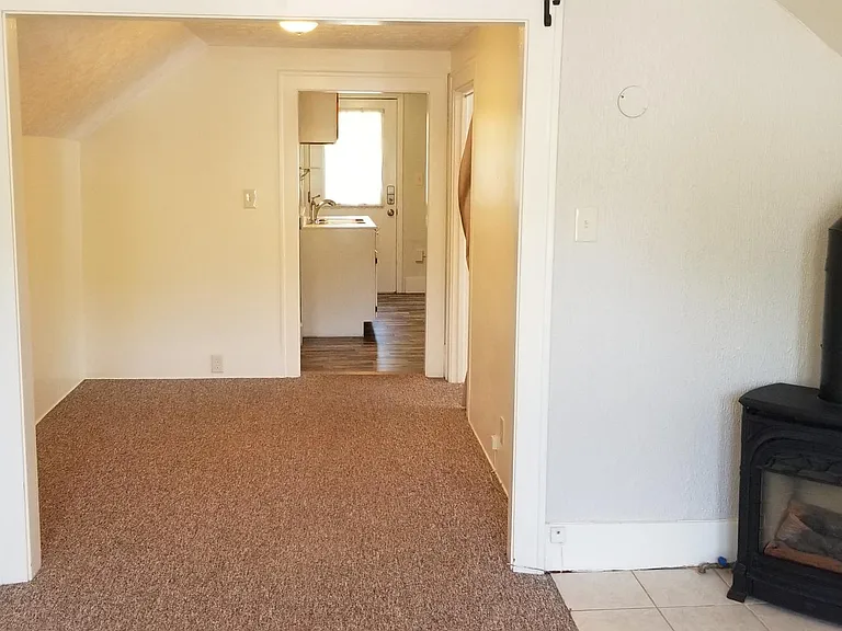 218 E North St #UP — Photo 1