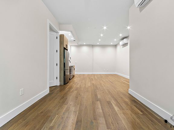 4th image of 67 Richardson St #2F