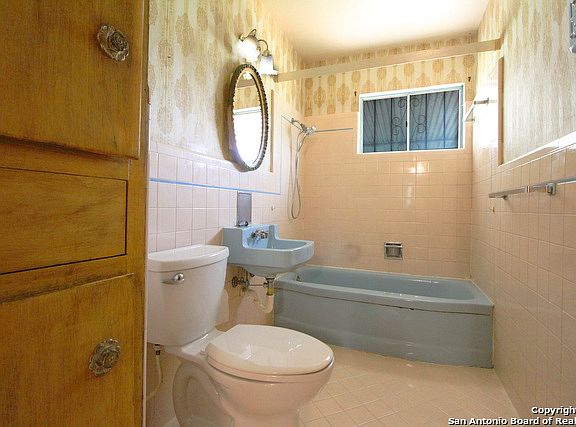 5th image of 5110 Neer Ave