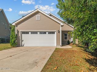 315 Long Pond Dr, Sneads Ferry, NC 28460