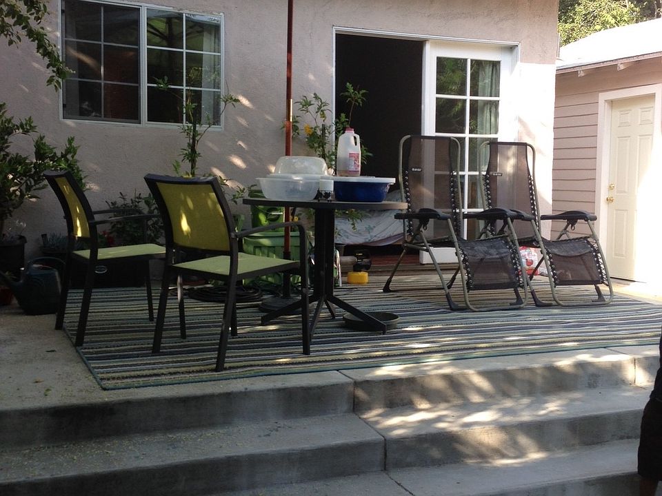 1st image of 98 W Mariposa St