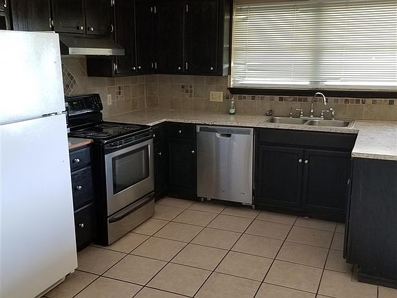 2nd image of 5402 NW Cottonwood Dr
