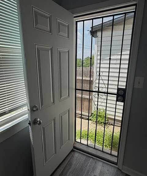 2105 E Federal St — Photo 10