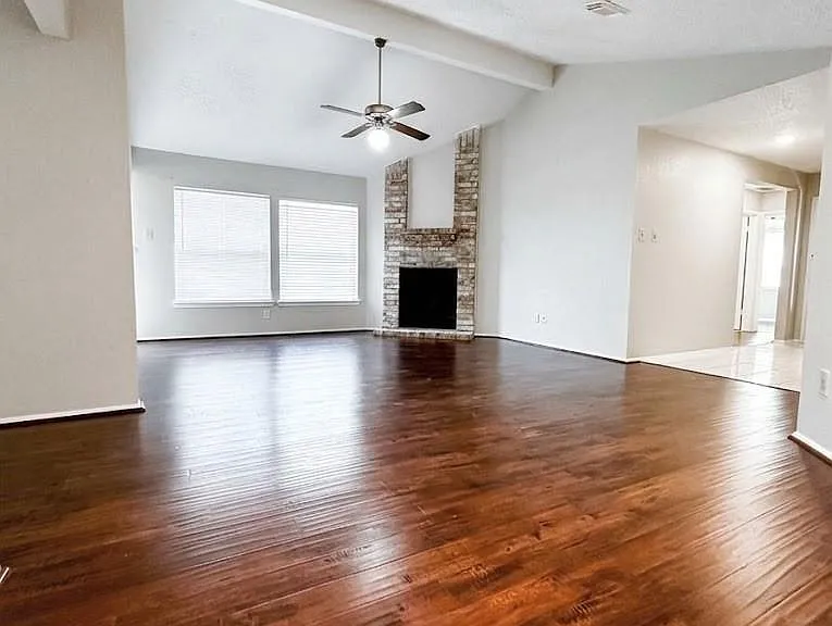 9302 Golden Sunshine Dr — Photo 3