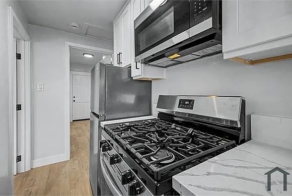 122 W 85th St — Photo 4