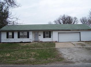 618 W Maple St, Slater, MO 65349