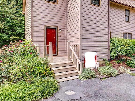 3rd image of 217 Windridge Colony #Na