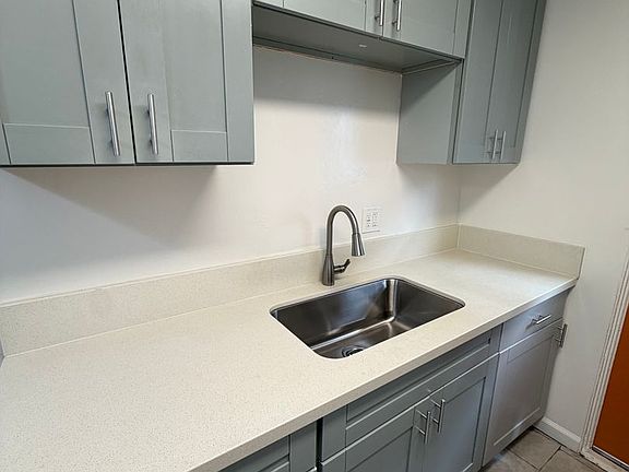5th image of 169 Glover Ave #B