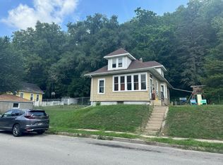 2714 Pinard St, Dubuque, IA 52001