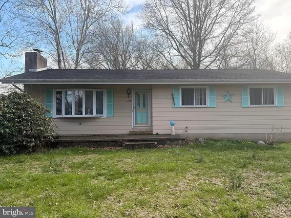 239 Bakers Basin Rd, Lawrence Township, NJ 08648