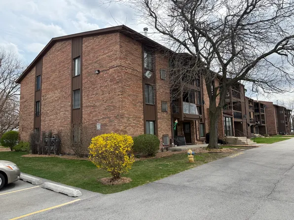 7531 175th St APT 422, Tinley Park, IL 60477