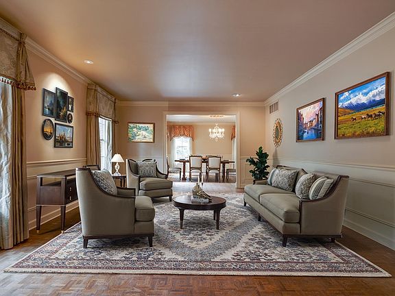 4th image of 5999 Wood Trail Dr