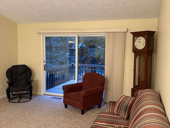 3rd image of 2891 Parkside Dr