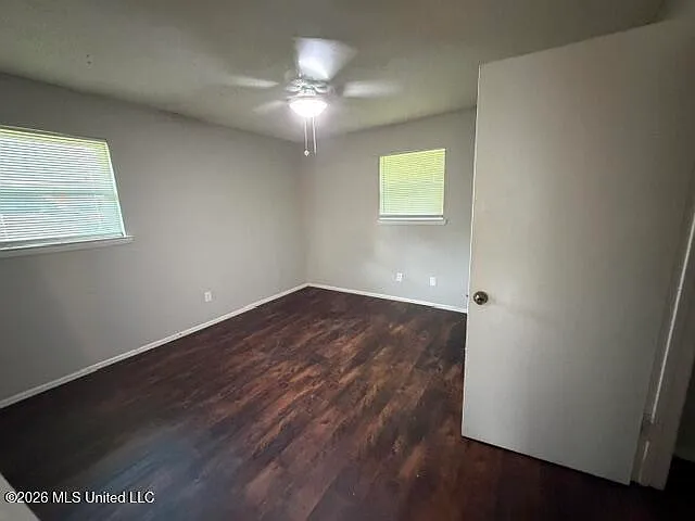 709 Shirley Dr — Photo 7
