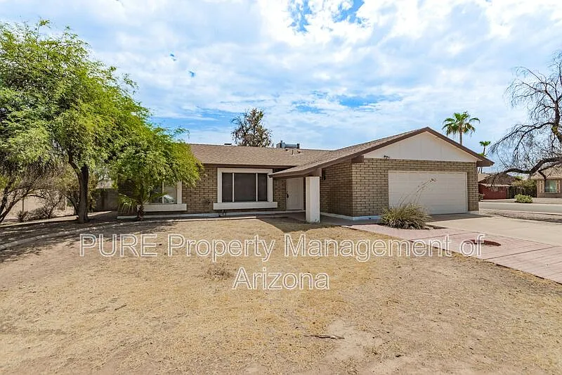 3 bed, 2.0 bath, 1383 sqft, $2,225 — Photo 3