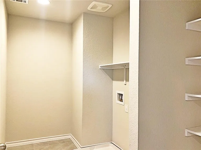 11816 Offlay Dr — Photo 29